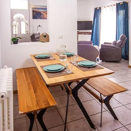 Jolie Maison De *